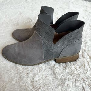 American Eagle Shoes Women's Size 11 Heeled Ankle
Booties Grey Suede + Snakeskin